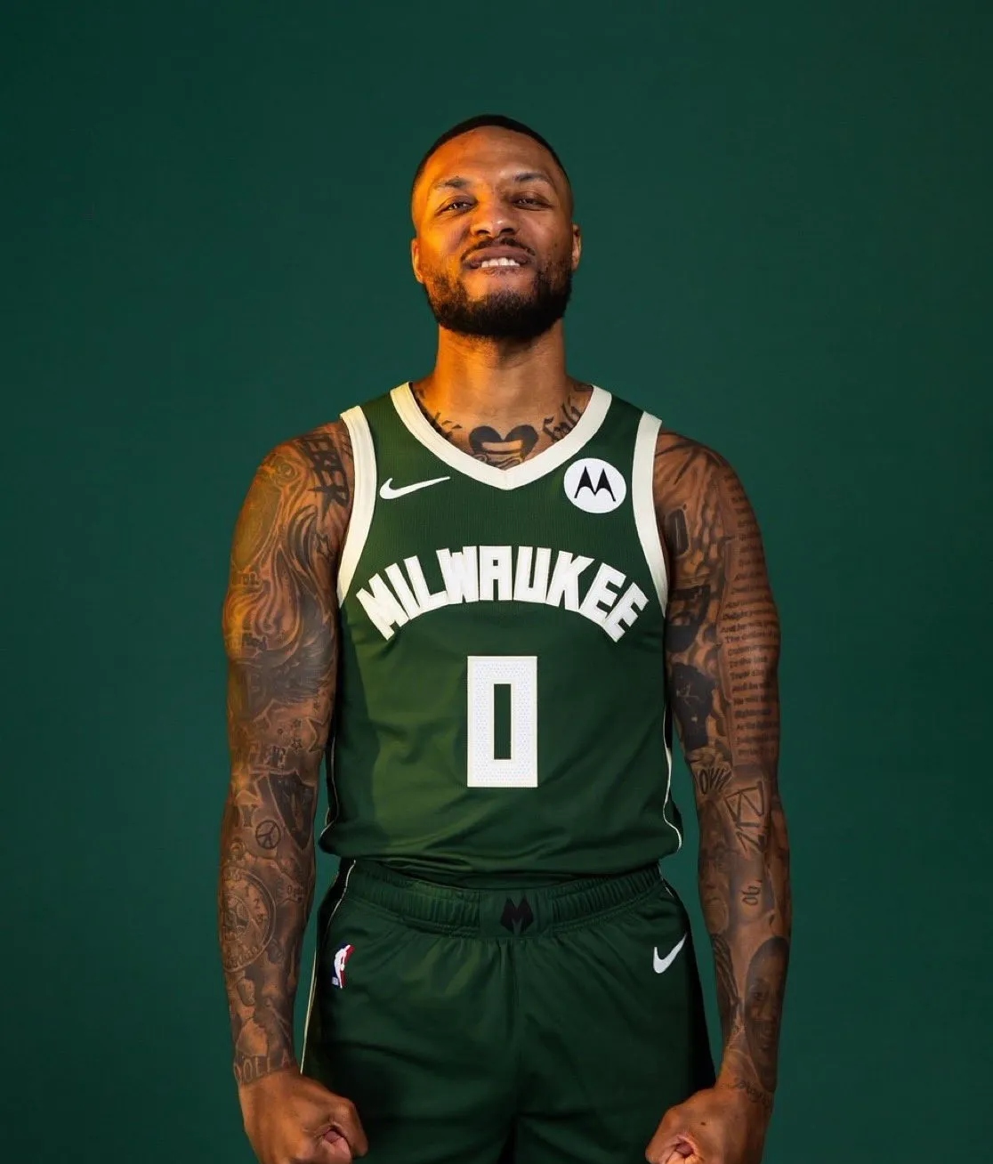 九游电脑版下载-赛前密尔沃基雄鹿备战德国杯，队长鼓劲细节曝光，更衣室稳定，细节决定成败(密尔沃基雄鹿队)