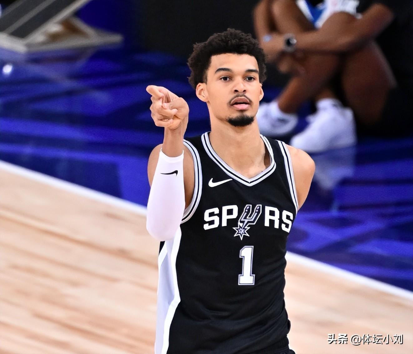 赛前密尔沃基雄鹿备战德国杯,队长鼓劲细节曝光,更衣室稳定,细节决定成败(密尔沃基雄鹿队) 赛前密尔沃基雄鹿备战德国杯,队长鼓劲细节曝光,更衣室稳定,细节决定成败(密尔沃基雄鹿队)