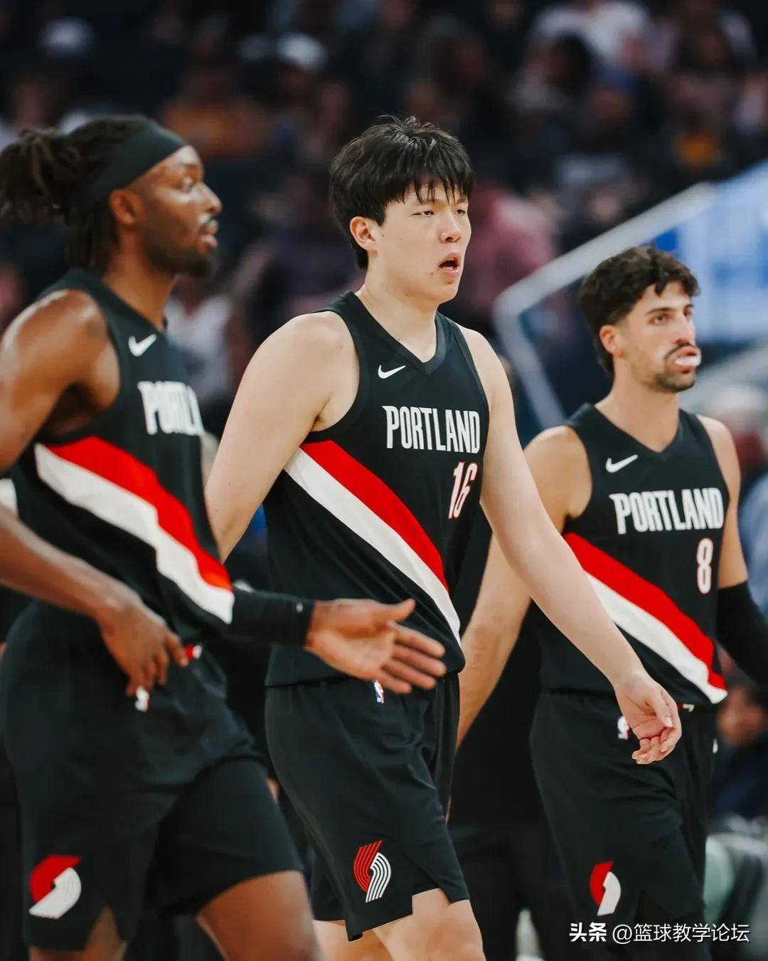 冲刺阶段体能课后,波特兰开拓者门线救险备战法国杯,更衣室稳定,资深球员宣示担当的简单介绍 冲刺阶段体能课后,波特兰开拓者门线救险备战法国杯,更衣室稳定,资深球员宣示担当的简单介绍