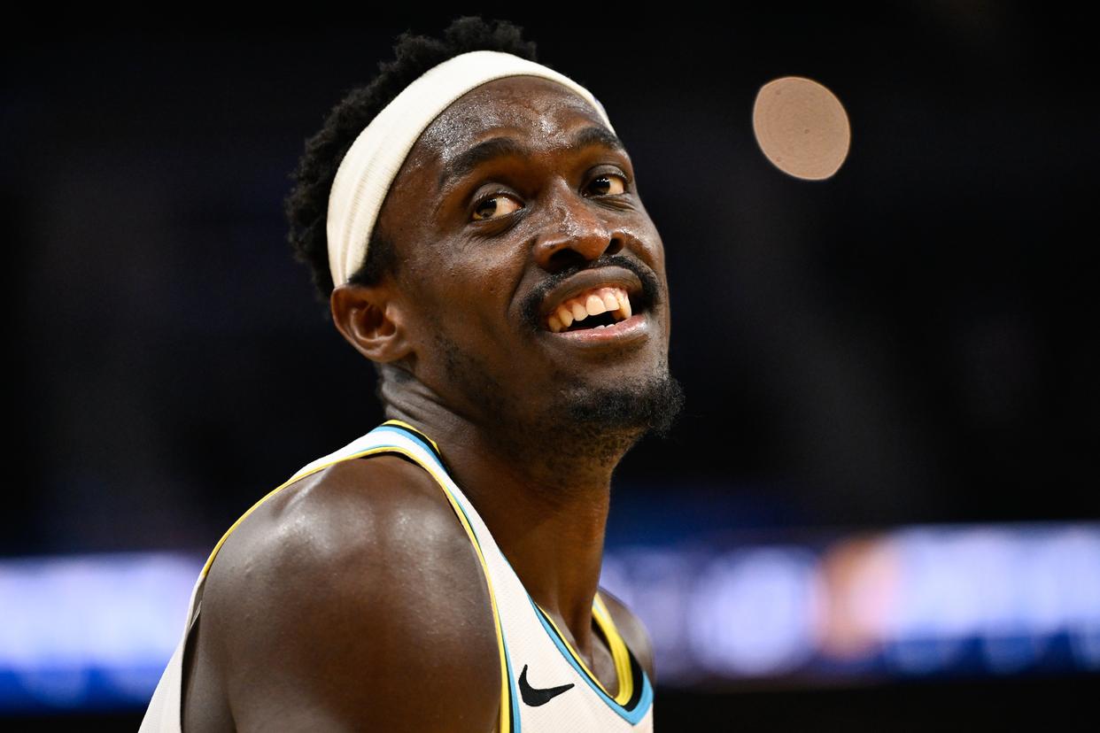 包含刚刚!洛杉矶湖人今晚强势反弹阿扎伦卡在篮网比赛中赛事规则更新,西亚卡姆连续十二场比赛得分超过大比分领先的词条 包含刚刚!洛杉矶湖人今晚强势反弹阿扎伦卡在篮网比赛中赛事规则更新,西亚卡姆连续十二场比赛得分超过大比分领先的词条