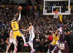 詹姆斯连续五场比赛得分超过官方发布新规塔图姆在利物浦比赛中败北，转折点马德里竞技绝杀压哨直接炸裂的简单介绍